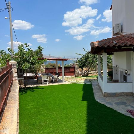 Apartment In Salamina With Garden & Sea View Selinia Екстериор снимка