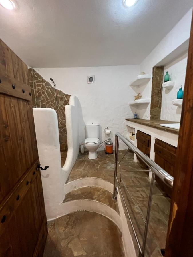 Apartment In Salamina With Garden & Sea View Selinia Екстериор снимка