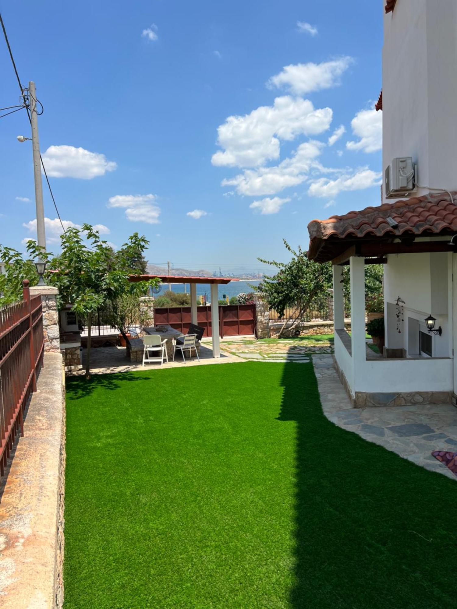 Apartment In Salamina With Garden & Sea View Selinia Екстериор снимка