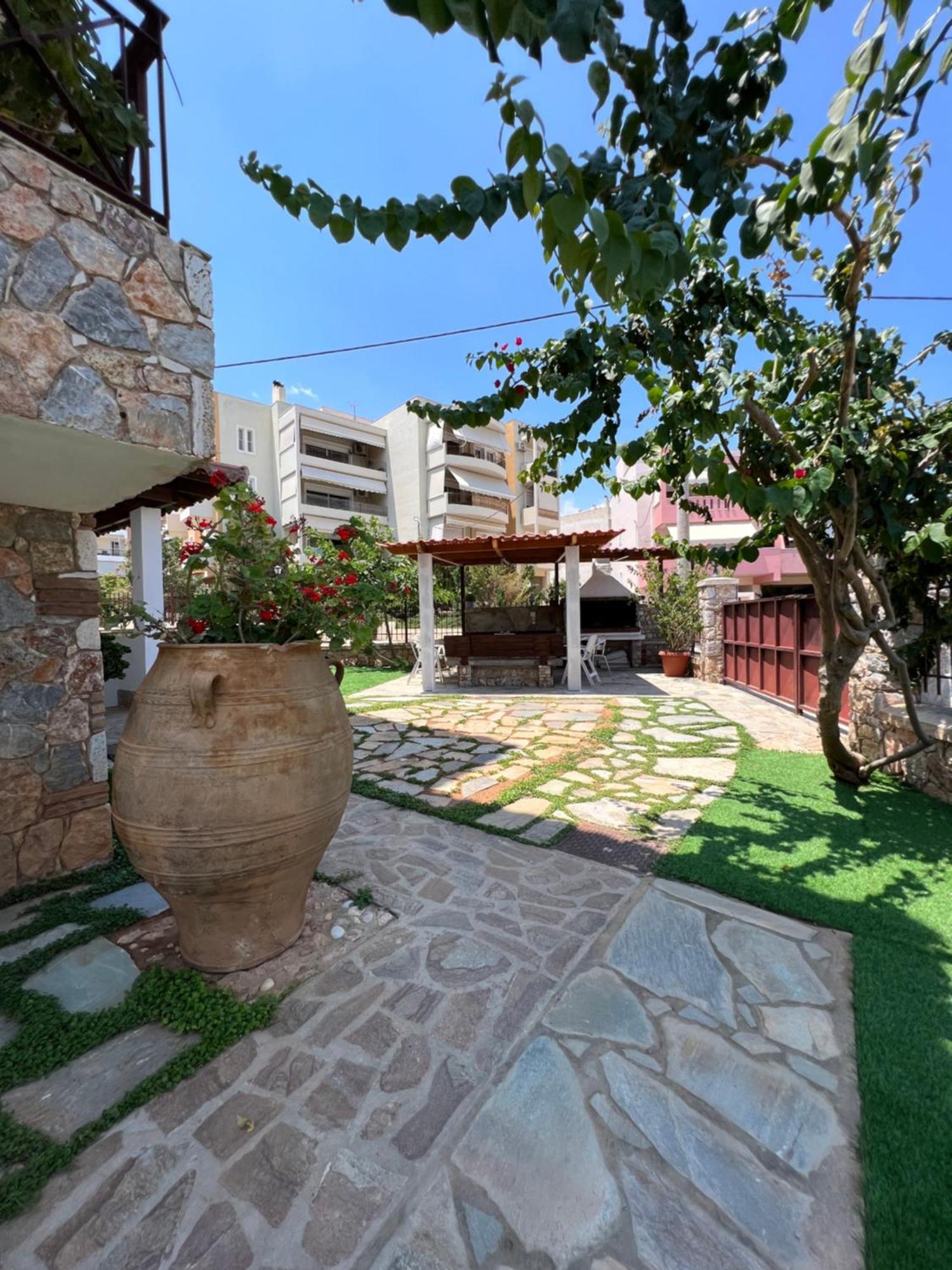 Apartment In Salamina With Garden & Sea View Selinia Екстериор снимка